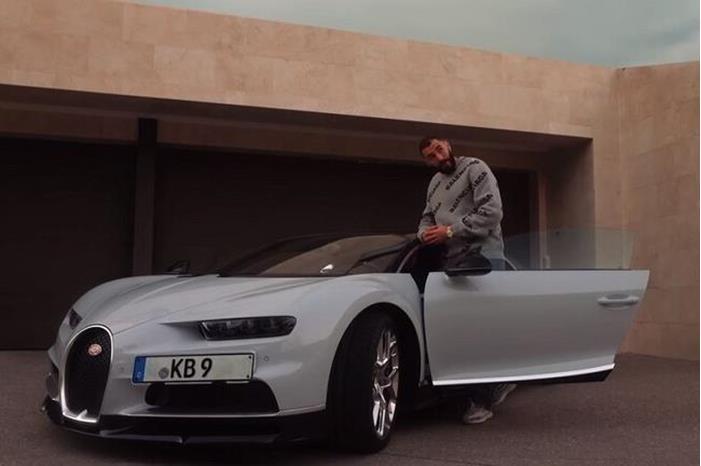 بالفيديو .. بنزيما يستعرض أسطول سياراته المفضلة 61c385e242360432fc708c5d