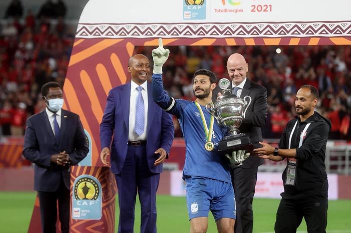 الشناوي: جماهير الأهلي سبب تتويجنا بالسوبر الإفريقي محمد-الشناوي-1