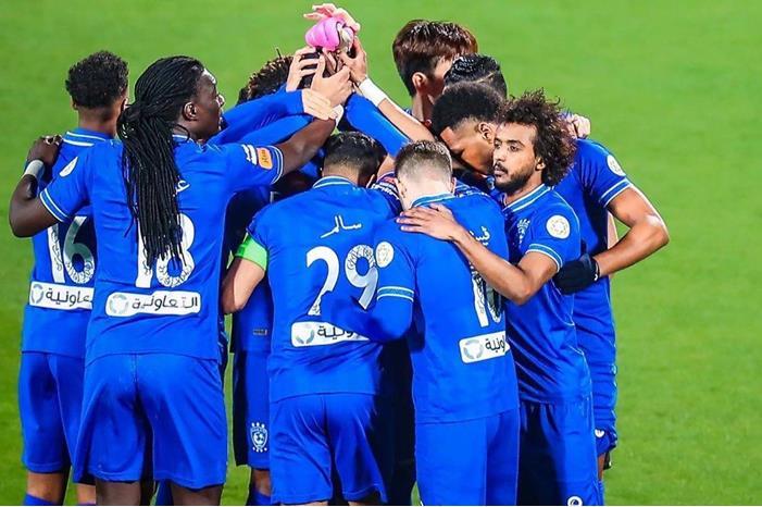 صافرة لاتينية لمباراة الهلال والفتح 1a28f088c3