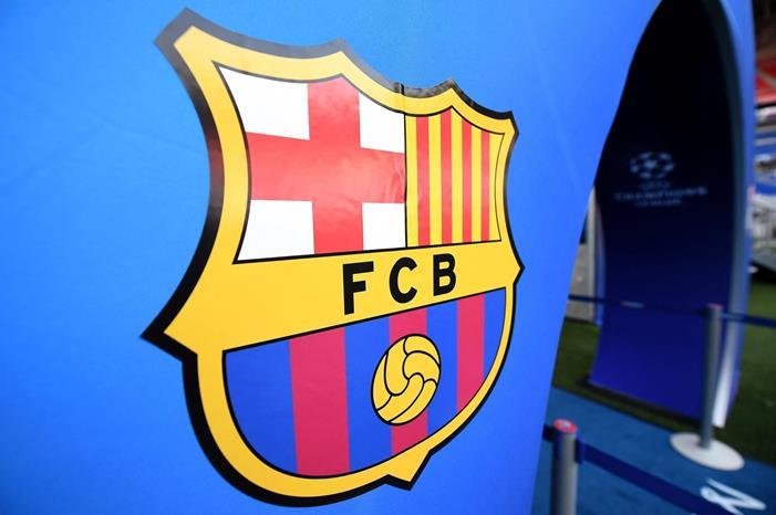 قانون اللعب المالي النظيف وشخصية اللاعب تهددان صفقة برشلونة 61bed55f4c59b7368c6c6e45