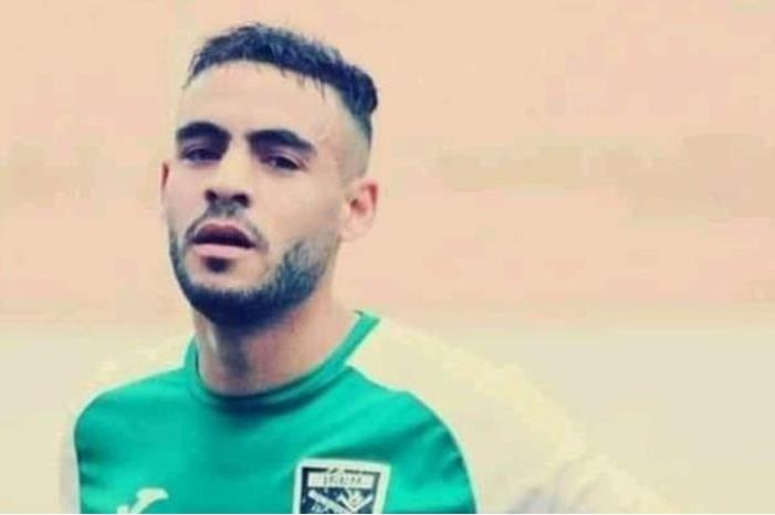 فاجعة جديدة ،، وفاة قائد مولودية سعيدة الجزائري اثناء مباراة فريقه d_cbe8c2f7e5d9dd5ee82afc9c93f8764f