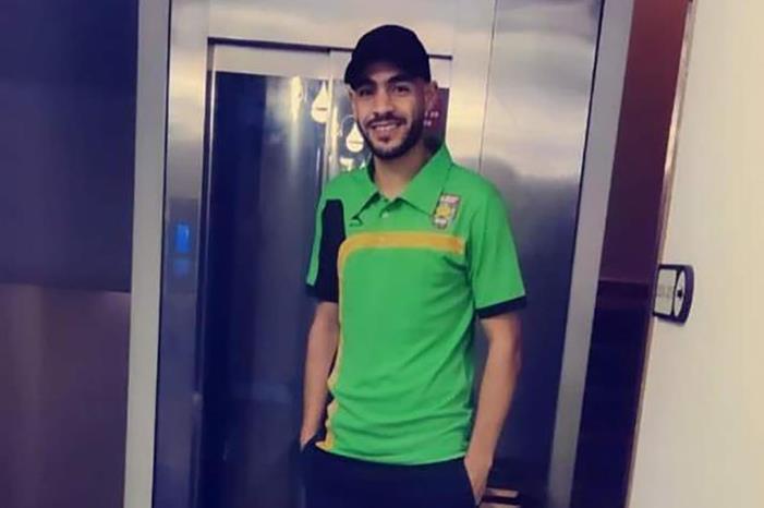 آخرهم سفيان لوكار.. لاعبون فارقوا الحياة داخل ملاعب كرة القدم image