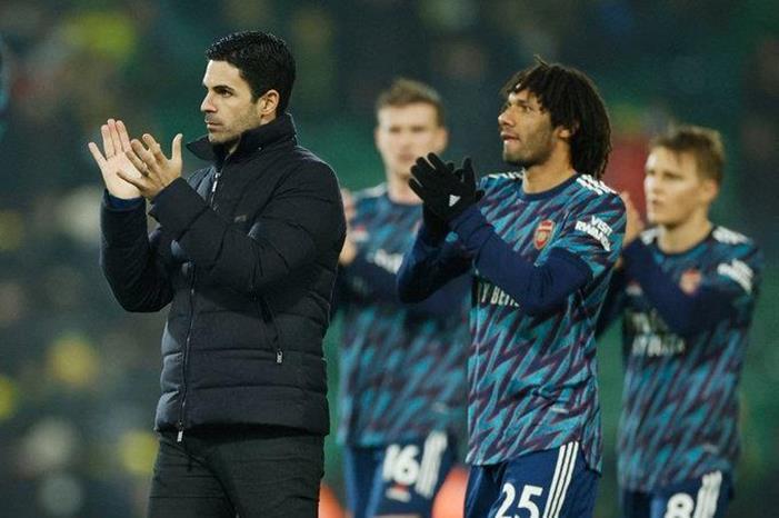 أرسنال يصعق نوريتش بخماسية وساوثهامبتون يتفوق على الهامرز FHjJ7YQacAE82-W