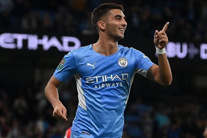 توريس يخضع للكشف الطبي في برشلونة IMG_٢٠٢١١٢٢٣_٠٤١٨٤٩