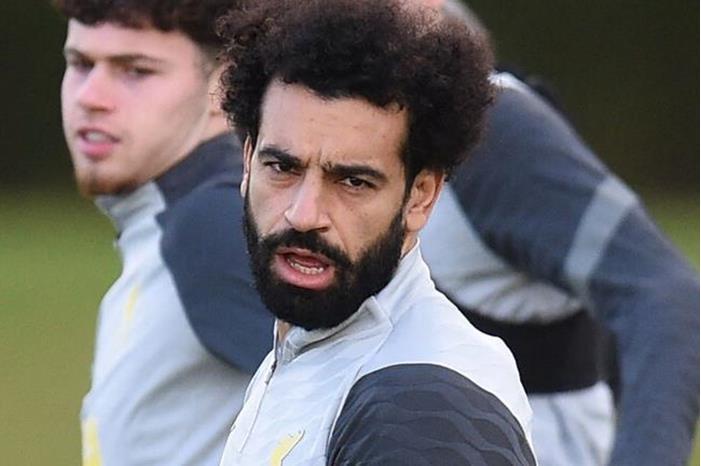 طلب غريب.. لقبول صلاح التجديد مع ليفربول 61c973484c59b7163d2ba155