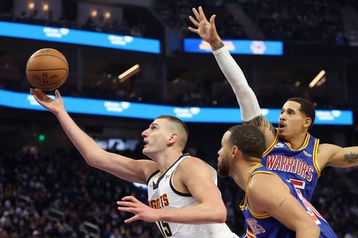 دنفر ناغتس يُسقط غولدن ستايت ووريرز في معقله 4089366-afp.com-20211229-PH-GTY-1361670229-highres