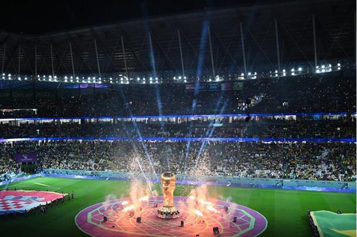 ملعب مونديالي جديد يخرج من الخدمة في قطر 63944ff542360446b402a462