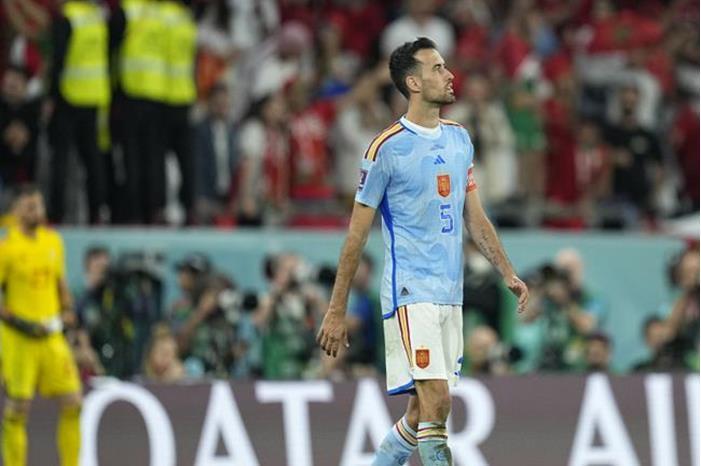 الإسباني سيرجيو بوسكيتس يعلن اعتزاله اللعب دوليا 639c64b34236044f726f700b (1)