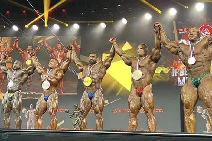 بيغ رامي يخرج عن صمته 63a08c124236046096482c71