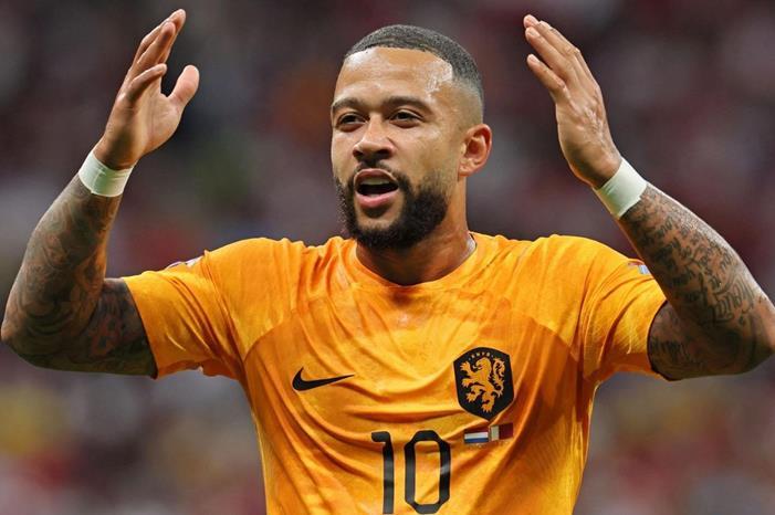 نيوكاسل يونايتد يريد التعاقد مع ديباي 556