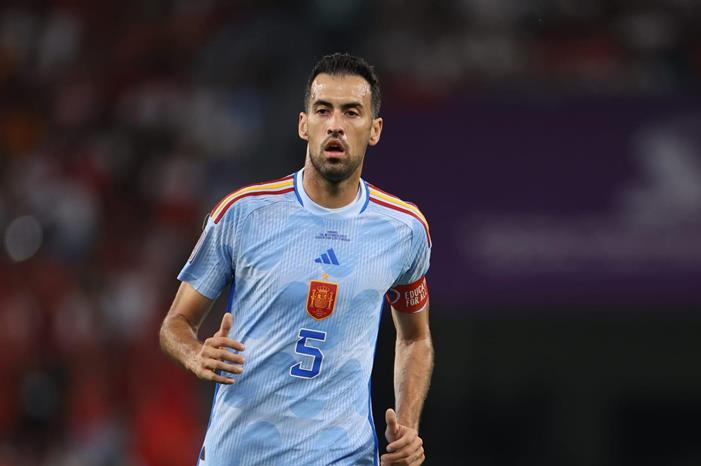 مكالمة تفصل بوسكيتس عن البقاء في برشلونة 228552