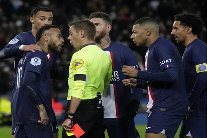 نيمار يتعرض للطرد بسبب محاولته التحايل على الحكم 63acbee0423604390a7ec7c1