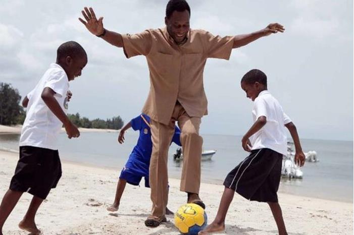 رسالة بيليه الأخيرة للعالم 63ae95b24c59b768d544b3ec