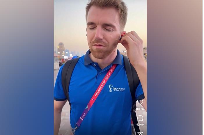 شاهد بالفيديو : ردة فعل اجانب يسمعون القرآن اول مرة بحياتهم في قطر ! ابو وديع (6)