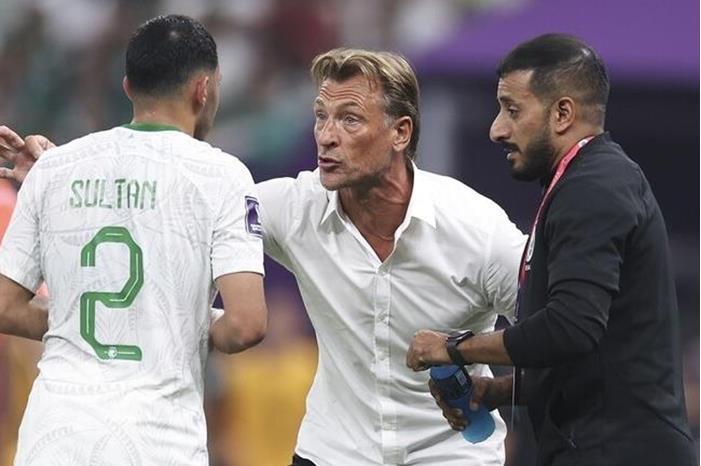 الاتحاد الجزائري ينفي الشائعات بشأن رينارد 638dadd0423604170e7e81ca