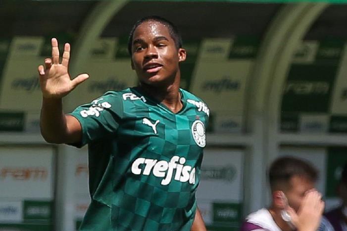 ريال مدريد يتصدر سباق التوقيع مع إندريك 192-214635-real-madrid-barcelona-endrick-felipe-2