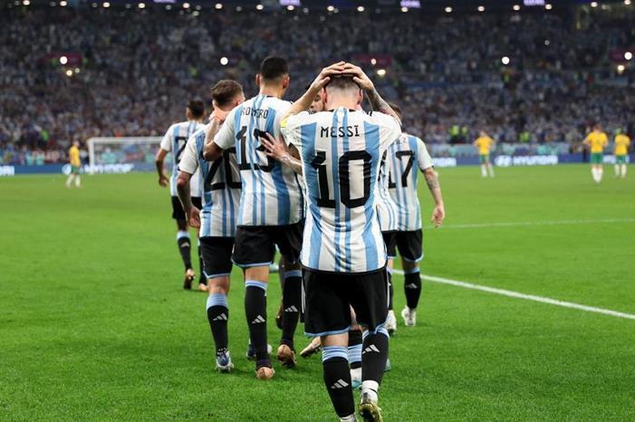 4535523-2022-12-03T195525Z_448737341_UP1EIC31JCA3L_RTRMADP_3_SOCCER-WORLDCUP-ARG-AUS-REPORT