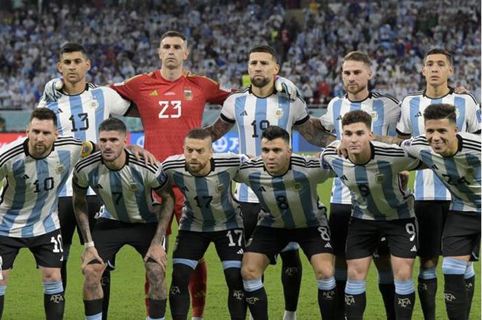 المنتخب الأرجنتيني يتلقى ضربة قبل مواجهة هولندا في مونديال قطر 63908af042360417de019370