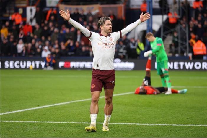 مانشستر سيتي يحقق فوزاً صعباً على لوتون تاون large