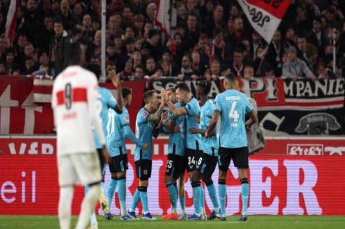 ليفركوزن يتعادل أمام شتوتجارت في قمة لقاءات الجولة 14 من الدوري الألماني 52023_12_10_18_50