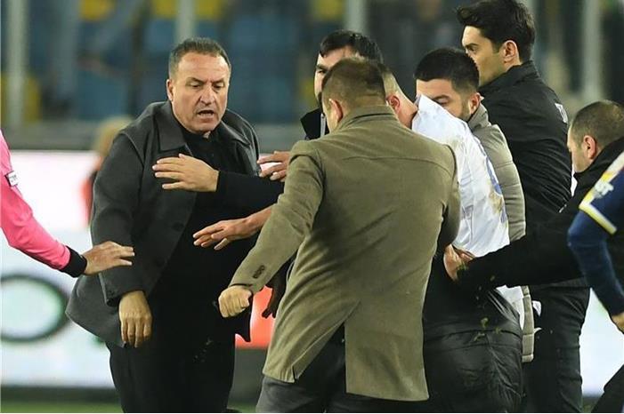 afp_20231212_20231212-afp_347f7ju_afp