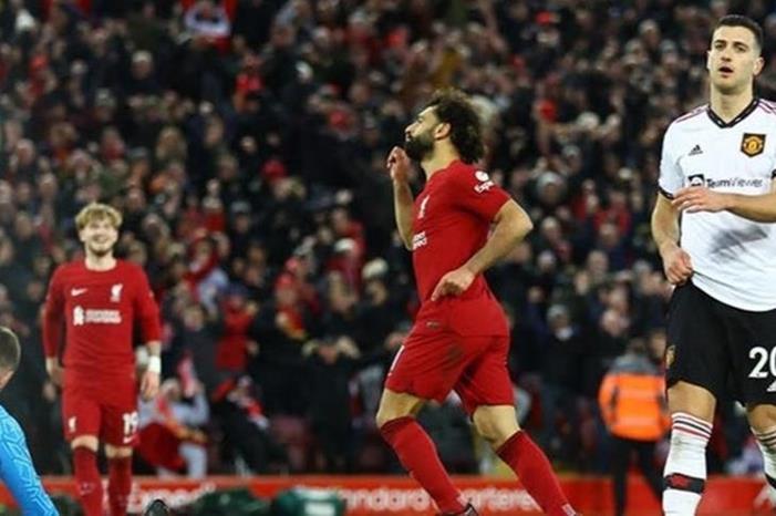 كلوب يذكر تين هاغ بالسباعية 20231215202315121K6