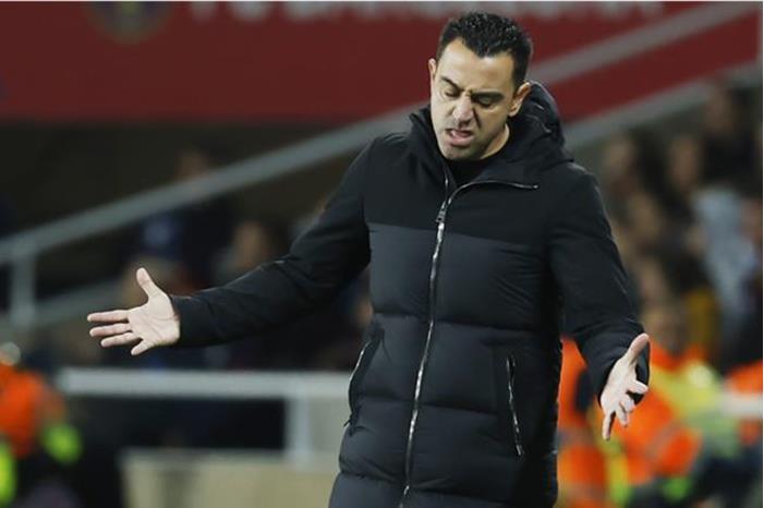 أول تعليق لتشافي بعد تعثر برشلونة للمباراة الثالثة تواليا 657eae304c59b7064935288a