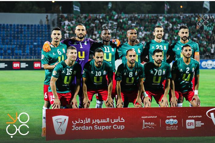 5 مدربين على طاولة الوحدات 11