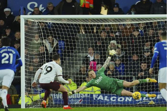 مانشستر سيتي يهزم إيفرتون ويرتقي للمركز الرابع 658ca1b44c59b71ae8692dde