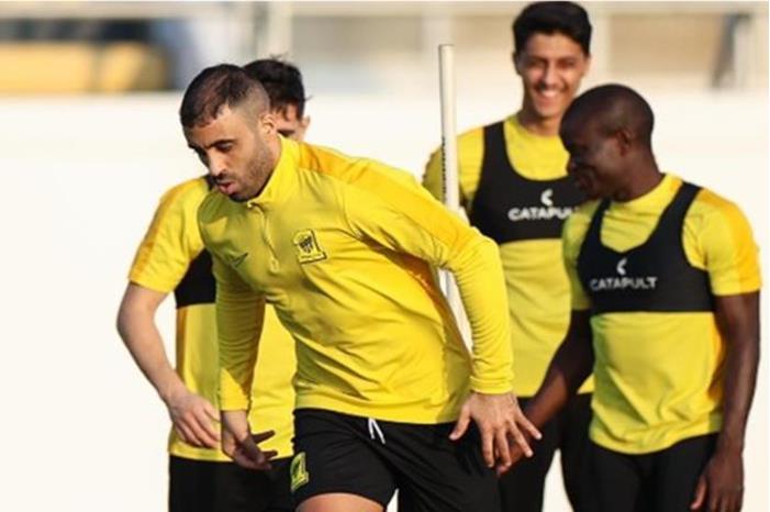 لجنة الانضباط تعاقب حمد الله مهاجم اتحاد جدة 658efe3b4c59b7050b1a809b