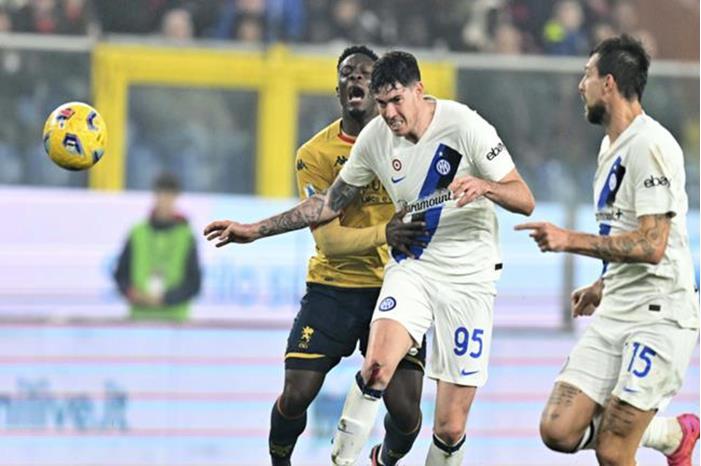 الدوري الإيطالي.. جنوى يفرمل إنتر 658ff11642360441e86673a1