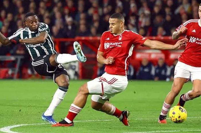 عاجل :: نوتنغهام فورست يعمّق جراح مانشستر يونايتد 414