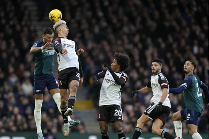 أرسنال يواصل نزيف النقاط بسقوطه أمام فولهام 6591991d4c59b7041667f3f6