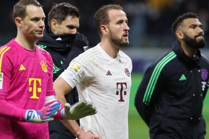 فرانكفورت يذل بايرن ميونيخ 5-1 ويلحق به الخسارة الاولى هذا الموسم 44444444