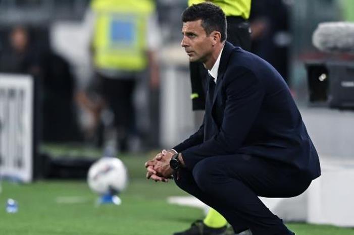 Head-coach-Thiago-Motta-of-Juventus-2