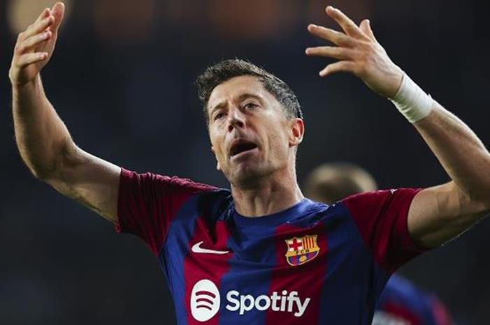 ليفاندوفسكي يكشف عن أسباب الهزيمة أمام أتلتيكو مدريد ليفاندوفسكي