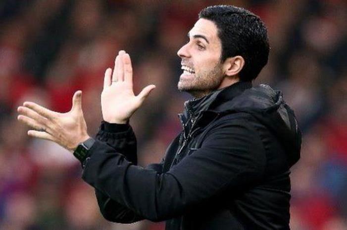 أرتيتا يعلق هزيمة كريستال بالاس بخماسية ويكشف عن إصابة ساكا ارتيا