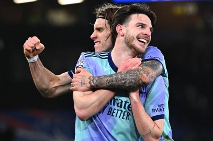 أرسنال يُسجل رقماً قياسياً بعد اكتساح كريستال بالاس arsenal-100-1