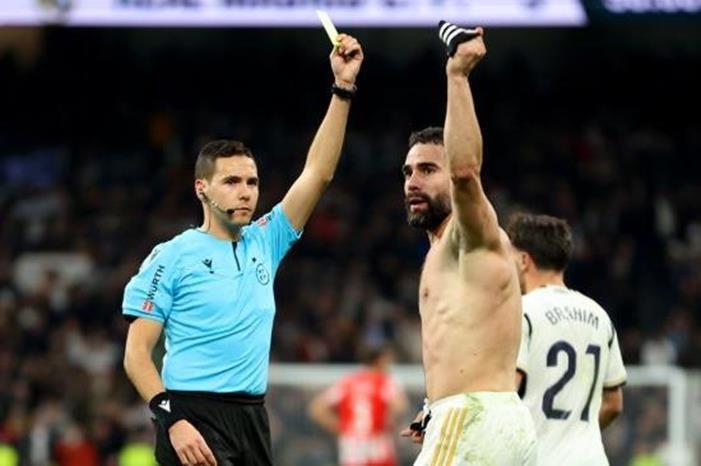 فرنسي يتوج بجائزة أفضل حكم في العالم 2024 GettyImages-1950251972-1-1