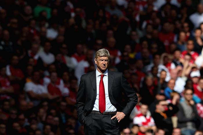 آرسين فينجر.. بائع السجائر يكافح التدخين في آرسنال! R