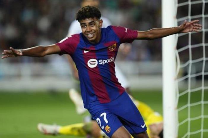 مدريدي سابق يقع في حب لامين يامال image-8