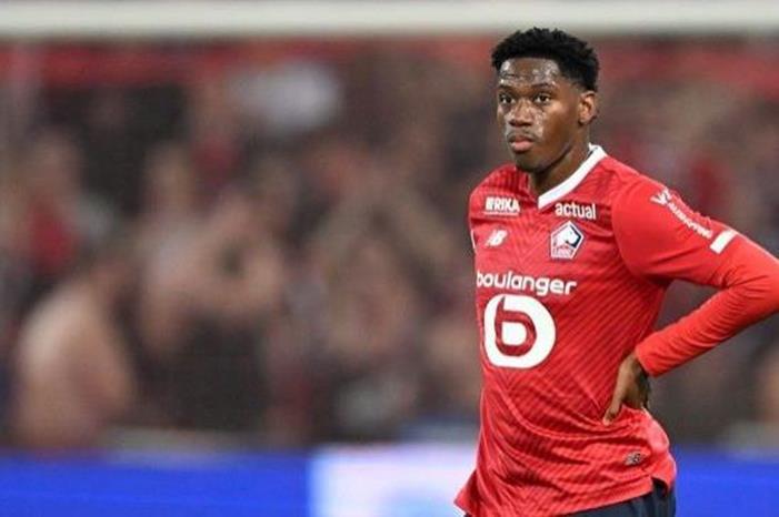 برشلونة يقتل حلم جوناثان ديفيد image-1-3