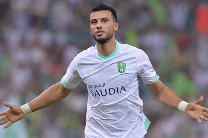 الأهلي يواجه العين وطموحه ملاحقة الصدارة image