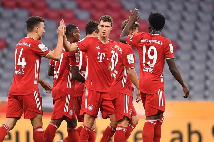 لاعب بايرن ميونيخ يتعرض لإصابة خطيرة Bayern-Munich-3-1