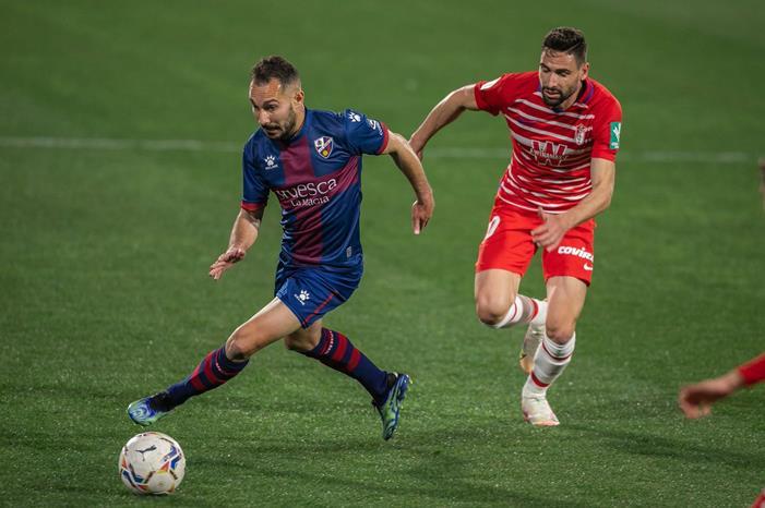 467530-هويسكا-ضد-غرناطة-(4)