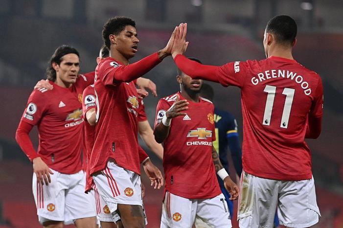 اسم جديد يدخل دائرة ترشيحات قيادة اليونايتد لاعبي-مانشستر-يونايتد-1