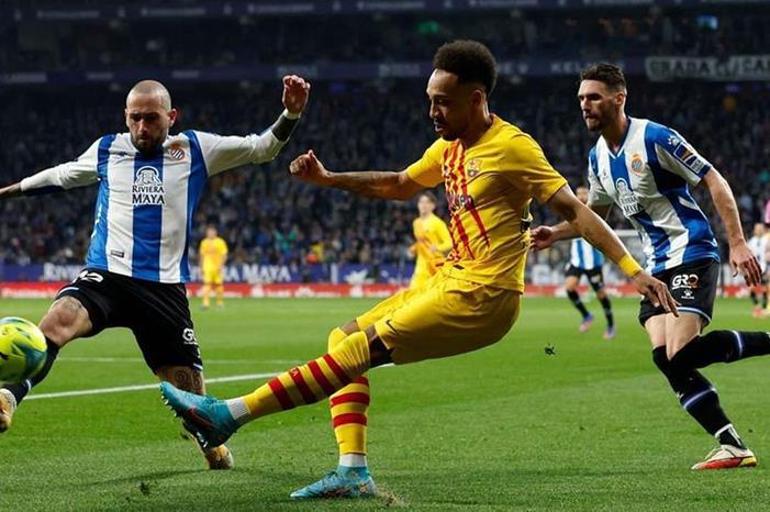 برشلونة يخطف تعادلاً ثميناً من إسبانيول ajel_2022-02_2d779067-a5db-4b0d-b5e4-14b5ceaf63b1____4_4_