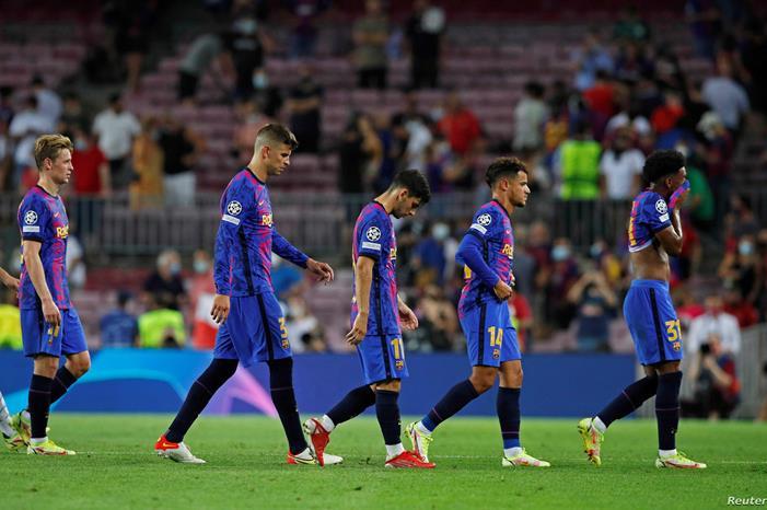 حساب زينيت الرسمي يسخر من برشلونة بسبب مشاركته في الدوري الأوروبي 2021-09-14T210621Z_1109226609_UP1EH9E1M35FA_RTRMADP_3_SOCCER-CHAMPIONS-FCB-BAY-REPORT (1)