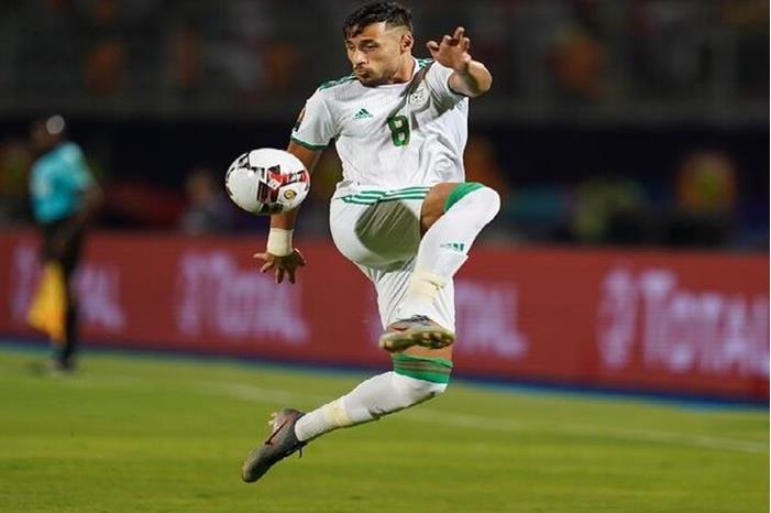 أول تعليق للنجم الجزائري بلايلي بعد انتقاله للدوري الفرنسي 61f8ddc84236044d7b46587a