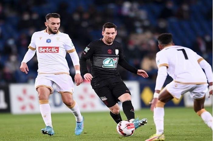 نيس يقصي باريس سان جيرمان من كأس فرنسا 61f8b4c94c59b7569b073f8a